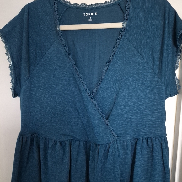 Torrid NWOT Teal Blue Lace-Trim V-Neck Faux Wrap Babydoll Top - Picture 3 of 5